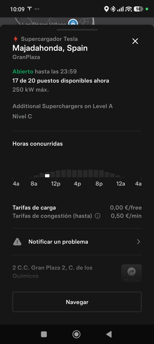 noBorderLife's tweet photo. @TeslaCharging Así está ahora por la mañana el cargador gratuito de Majadahonda.... No me imagino la que se liaría en una gasolinera si regalara gasolina. https://t.co/nUIg6RzcBL
