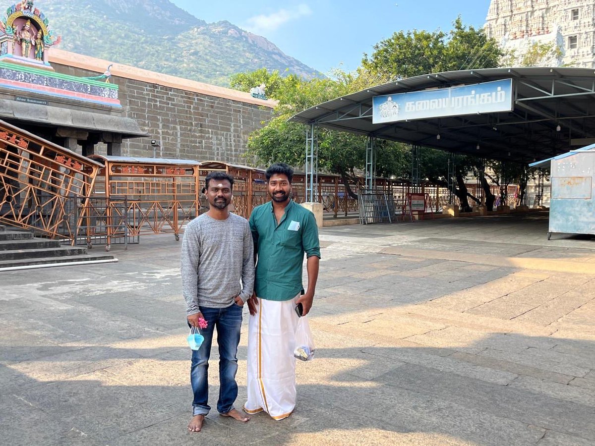 a2studoffl's tweet photo. Annamalaiyarukkku Arogara 🙏🏻
Throwback to Thiruvannamalai Moments with Blockbuster Director @Rajkumar_KP sir and Lallu Brother!  ✨

#OM Title was decided even before 2021, Covid times… and also it got a very deep and meaningful search which will be witnessed in the film! 🙏🏻 https://t.co/Q2TBxV6NpM