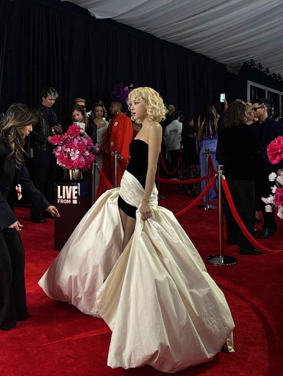 rovse's tweet photo. She didn’t just walk the red carpet… she owned it. https://t.co/jQnFze9VfP