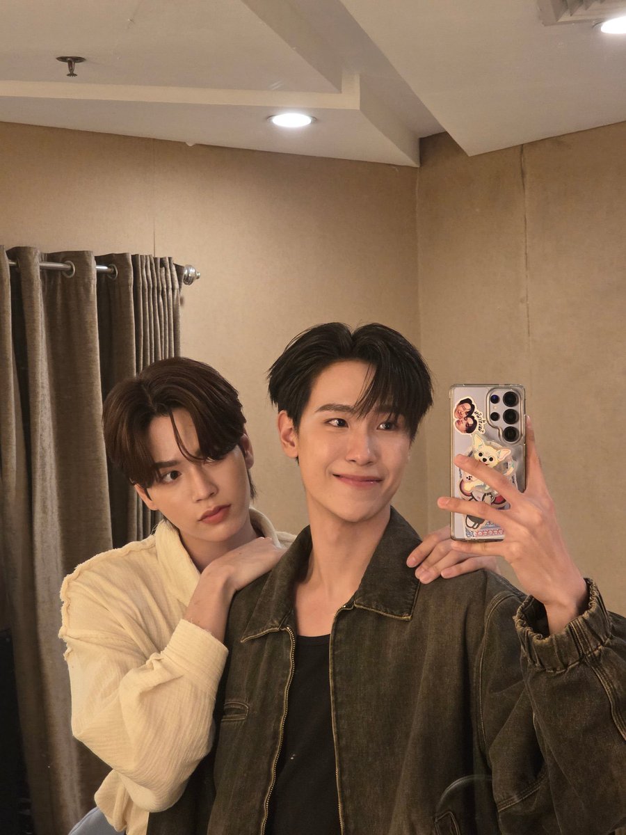 nxxJunniorrs's tweet photo. "ของมาร์ค" มาร์คไม่ได้พูด แค่รูปมันฟ้องเอง https://t.co/SDEod5FJME