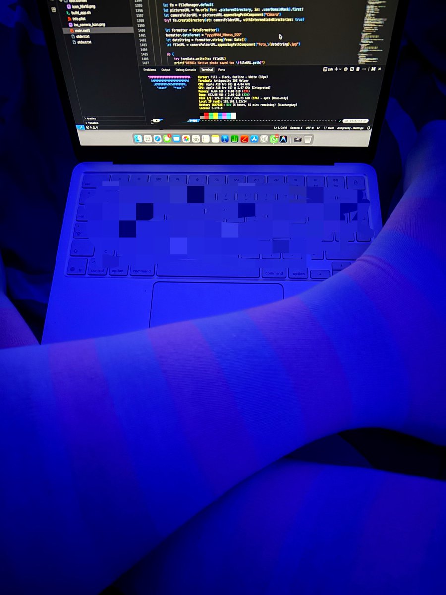 cobedaisy's tweet photo. Coding night 🧑‍💻 

#femboy #socks #paw https://t.co/EgclhLqzvQ