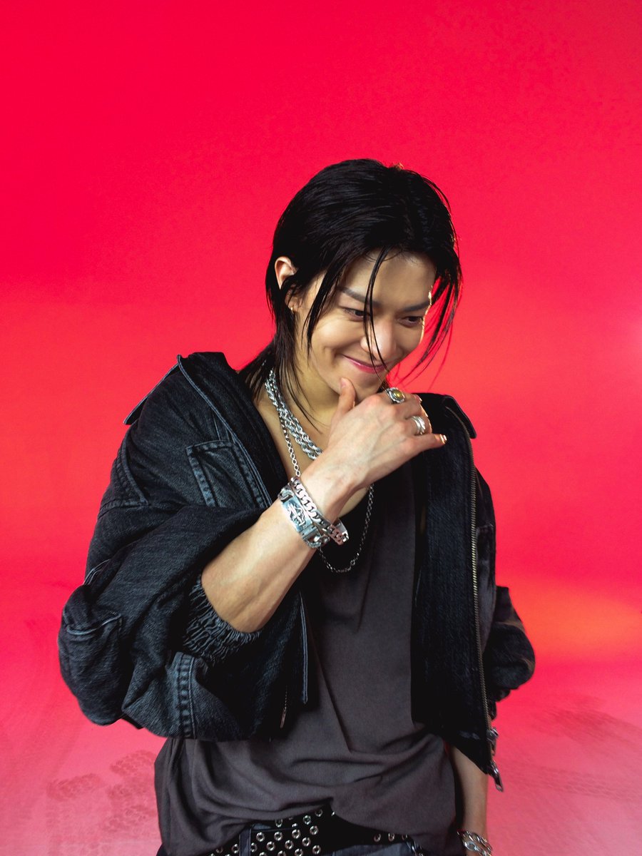 NCTsmtown_127's tweet photo. REDLINING

Check out the latest updates through the link below
https://t.co/llCi0Rz7a7

EVERYTHING, ALL AT ONCE, NEO
https://t.co/MQXT0hSFYG

#YUTA
#NCT127 #THE_REDLINE
#NCT127_5TH_NEOCITY_THE_REDLINE
#NCT_10TH_ANNIVERSARY https://t.co/OcVvw52XQg