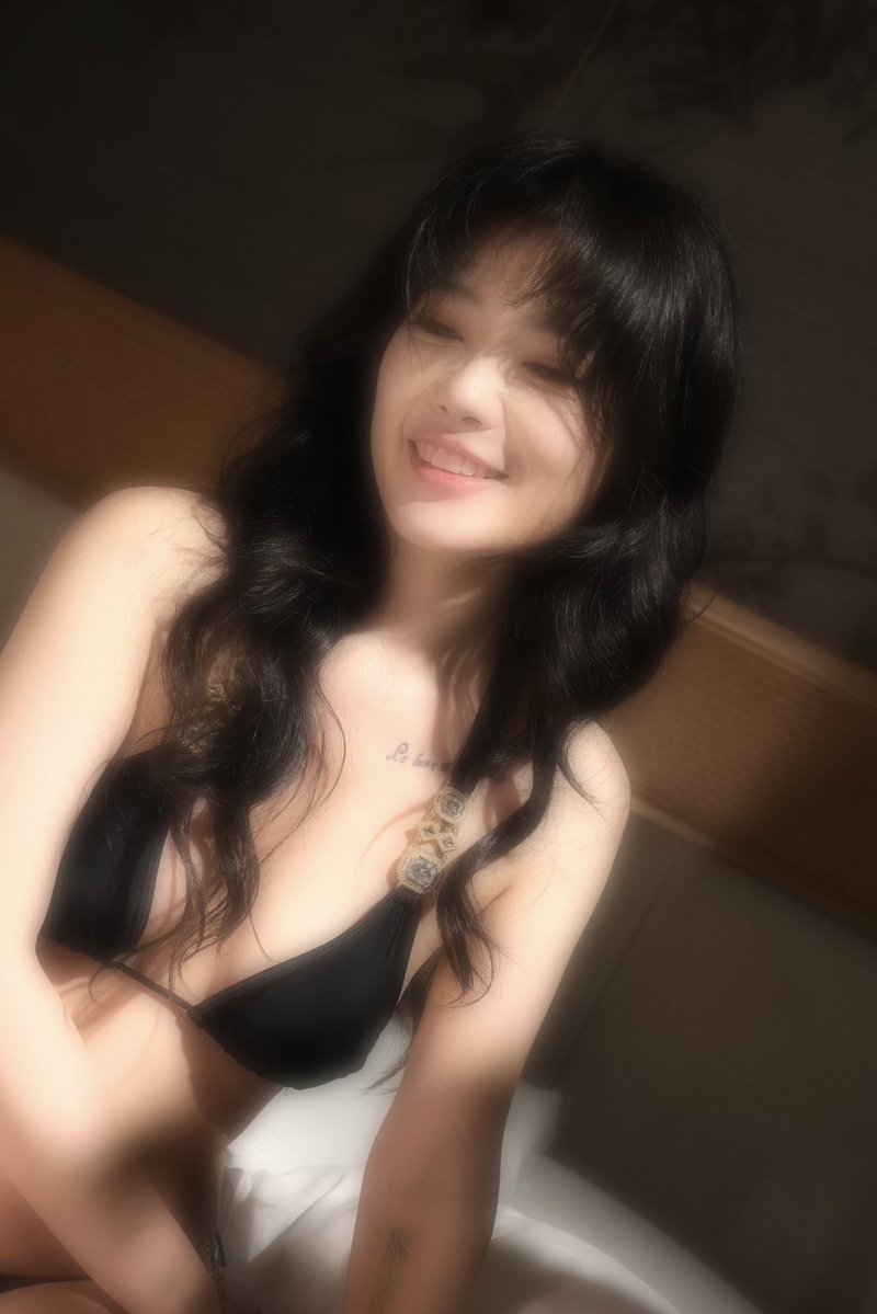 playflix_'s tweet photo. 還得是小桃@taoliangazhai
#Studiozero
#互動影游
#花絮 https://t.co/XCjRtrMrtq