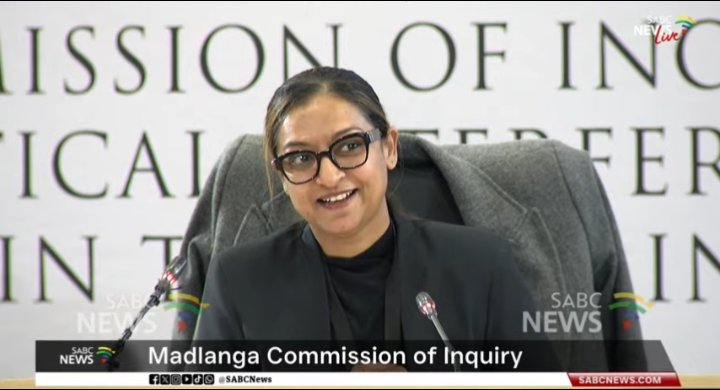 tonga__l's tweet photo. Bamthathaphi loGorgeous 🌹🌹🌹🌹#MadlangaCommission https://t.co/zY3WQyYQ9j