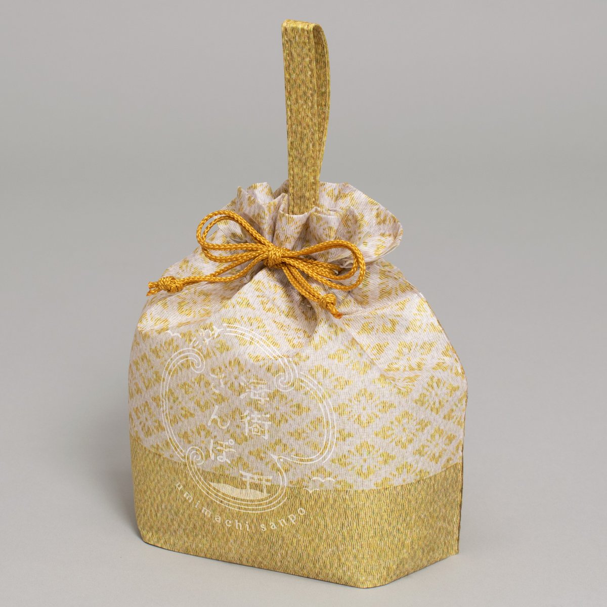 wrapping_mori's tweet photo. 石巻市などのプラン予約サイト　海街さんぽ様に、名入れ商品をご注文いただき、事例紹介にご協力いただきました。上品で優しい印象の巾着ですね。ありがとうございました。　@umimachi_sanpo https://t.co/PPyfGP86Ma