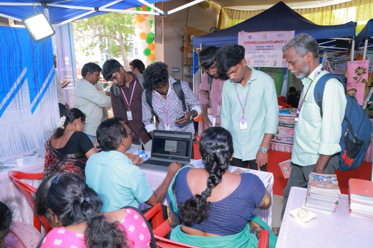 CBCCHENNAI_MIB's tweet photo. மன்னார்குடியில் நடைபெற்ற மக்கள் நல்வாழ்வுத்திட்டங்கள் குறித்த விழிப்புணர்வு நிகழ்ச்சியில் அரசின் பல்வேறு நலத்திட்டங்கள் குறித்த அரங்குகளை பொதுமக்கள் மற்றும் மாணவர்கள் பார்வையிட்டனர்.
#ICOP #Mannarkudi https://t.co/MGPAGbzAxr