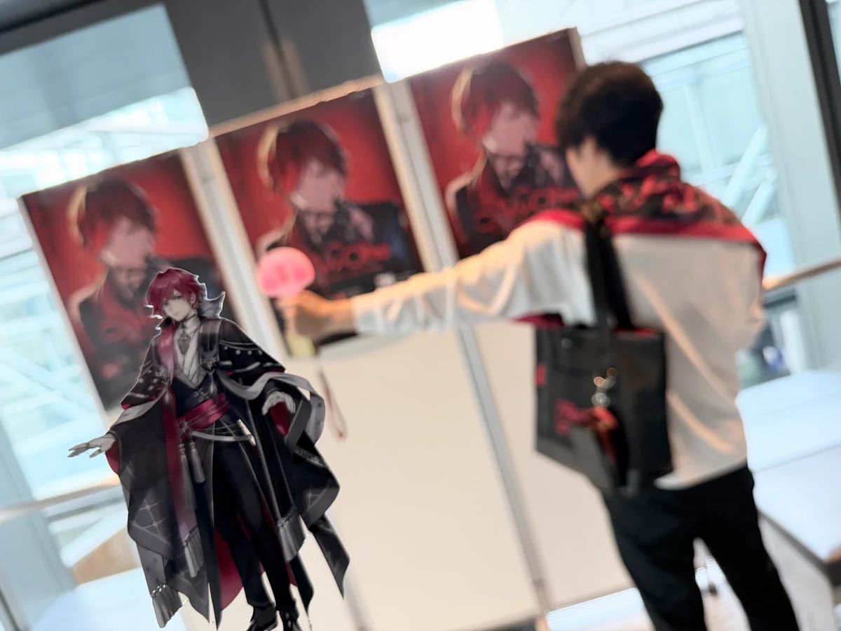 ローレン・イロアス、初ソロライブ『FACE』で東京国際フォーラムを熱狂