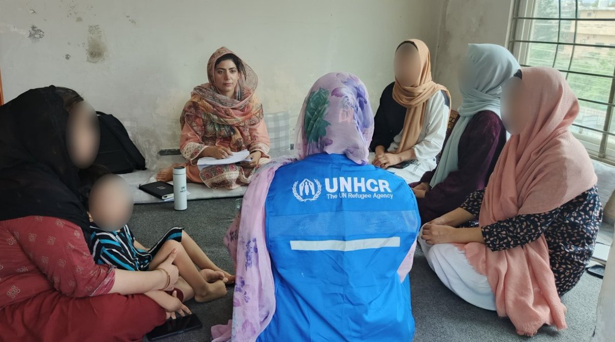 UNHCRPakistan's tweet photo. Every refugee voice matters. 💙

UNHCR's Participatory Assessment across Pakistan brings together Afghan refugee women, men, girls, and boys to identify protection needs, address gaps, and help shape future programmes. https://t.co/OPvtmKG3zS
