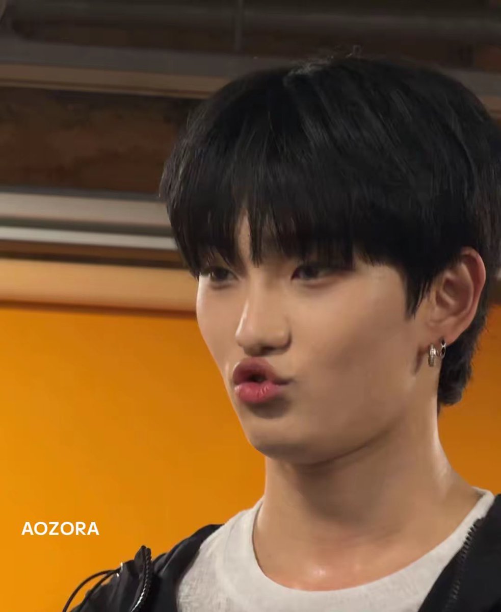 aozora666666's tweet photo. #ジュニョク🐈‍⬛❤️
#WEZAG❤️💚💙🤍🧡
②宙を見る🐈‍⬛😆
続く➕　笑 https://t.co/zJ6iXkNHqv