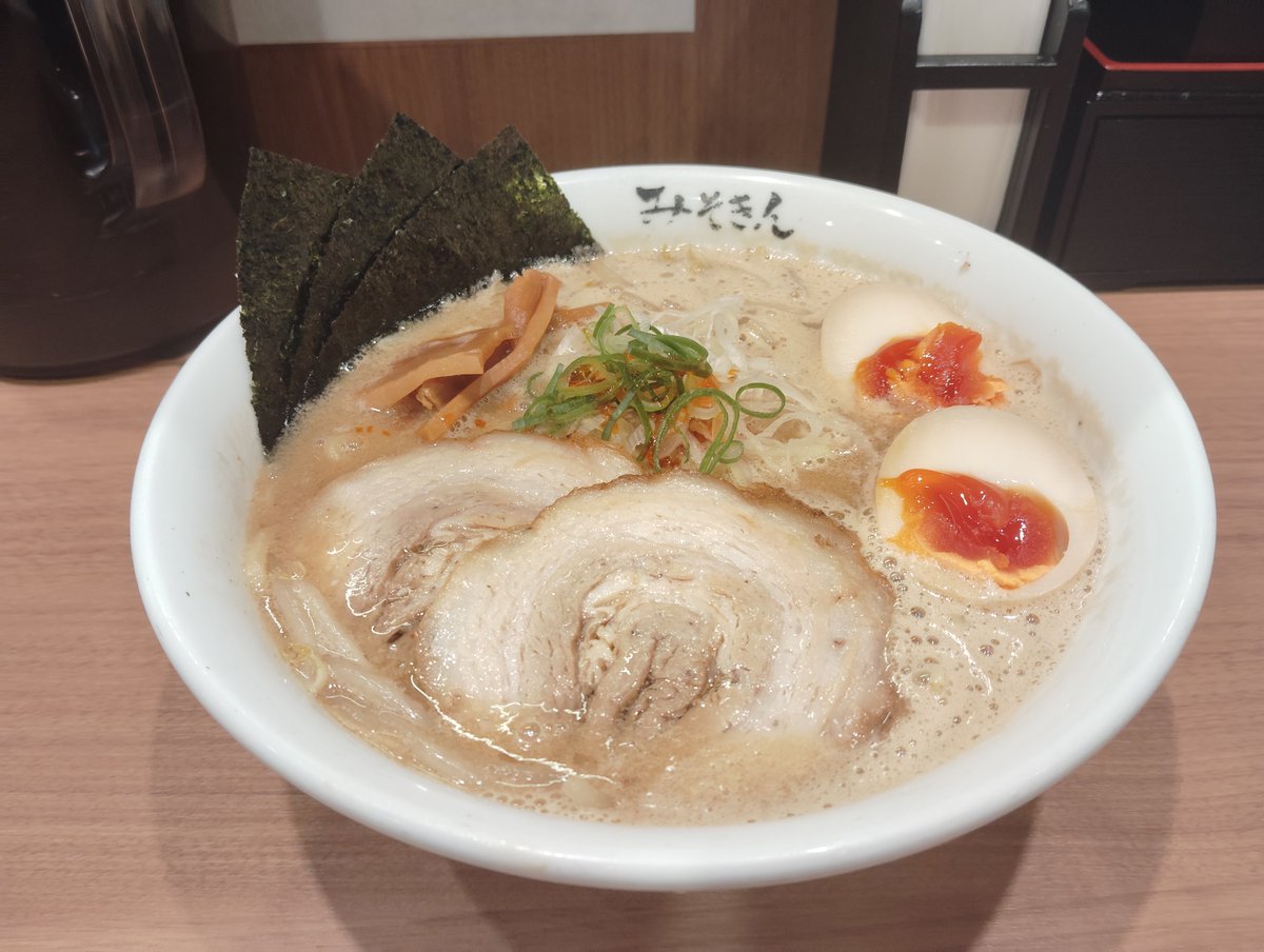 Raffle_sia's tweet photo. 初みそきん🍜
スープもしっかり味わいました https://t.co/nalmPdO6cD