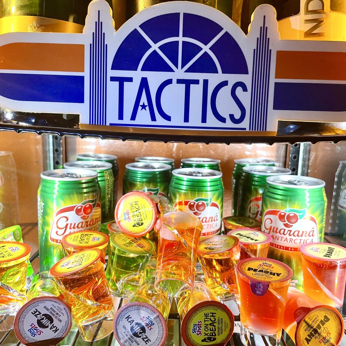 sh_tactics's tweet photo. 7/30(木)、新橋TACTICSの営業時間は19:00-24:00です

本日もマサアキがお待ちしとりまーす😊 https://t.co/s5ogPby155