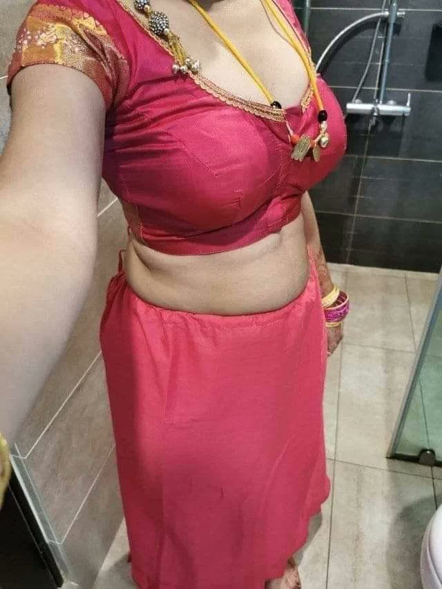 Hits_indiia's tweet photo. Desi bhabhi commen pose 🔥🥵 
#desi #porn #pussy #boobs #chut https://t.co/vcMWQOpxJS