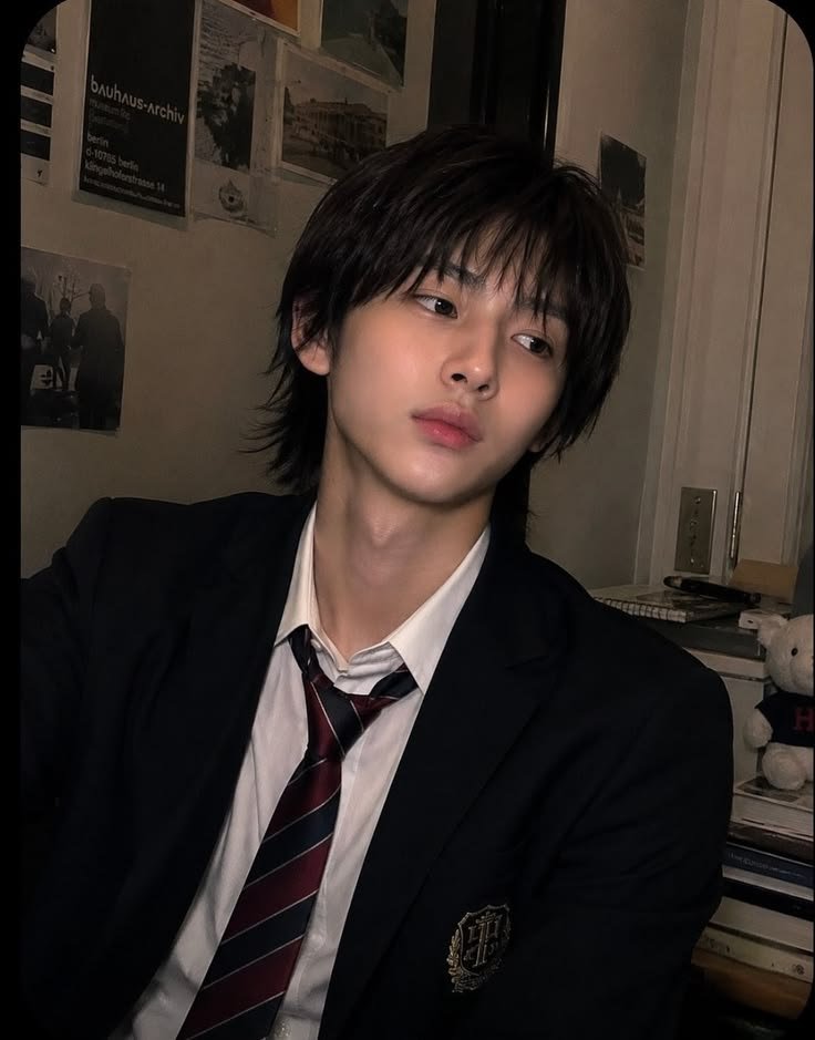jayxieon_n's tweet photo. post a pic of yourself + your biases and let your oomfs decide who fits you best. 

Most used pic btw. 

Enhypen + Itzy + Cortis https://t.co/S1NoQ55uRK
