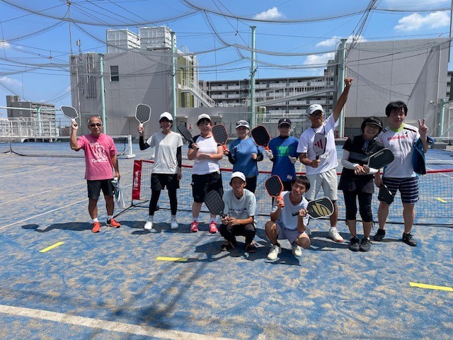 7CC_Ageo's tweet photo. 7/20（月・祝）
今、話題のスポーツ！ピックルボール体験会を行いました。
コーチと会員様でワイワイ楽しみながら盛り上りました。
多数のご参加ありがとうございました！ https://t.co/CqDVMc2Lq4
