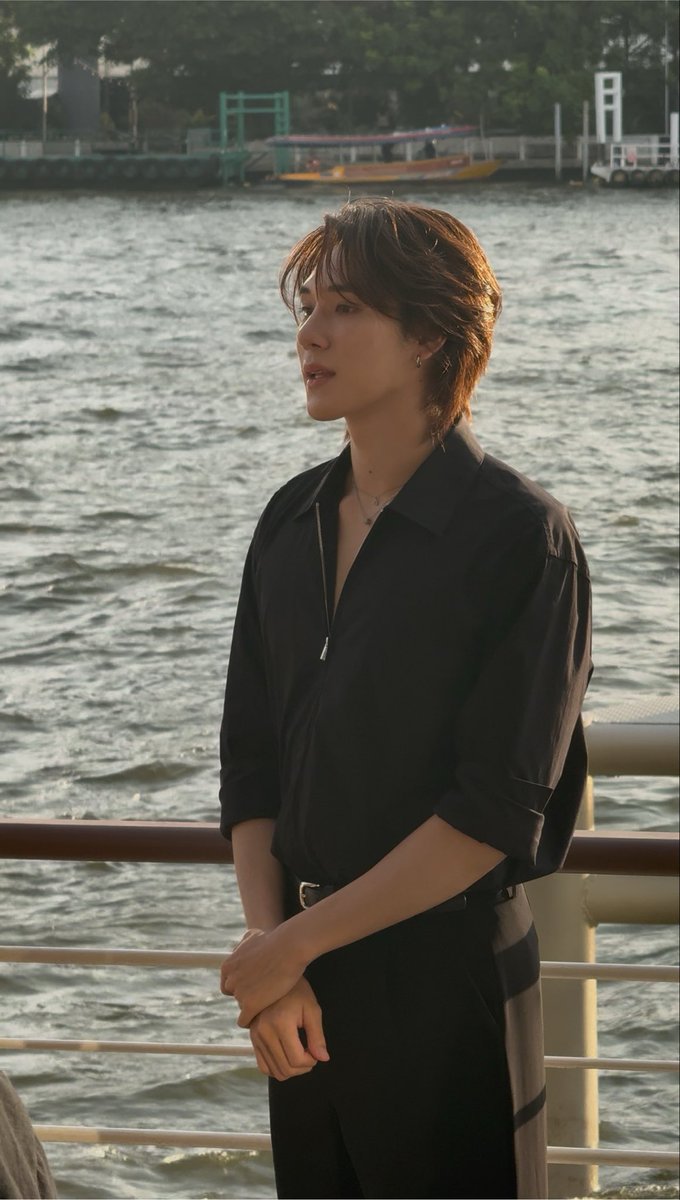 _Dimples1112's tweet photo. มีใครเข้าใจผมปะ… เดือนแห่งพระมหาหิรัญ…
แล้วผมได้ไปเห็นด้วยตาเนื้อทั้งหมด ถ่ายเองทั้งหมด เข้าร่วมทั้งหมด 🫠✨ ใจผมแตกดังปุ้งไปล้านรอบเดือนนี้ เป็นเดือนเกิดที่แฮปปี้มั้ก

 (แม้จะอุปสรรค5ล้าน8ก็ตาม) https://t.co/tKrjQpFGHx