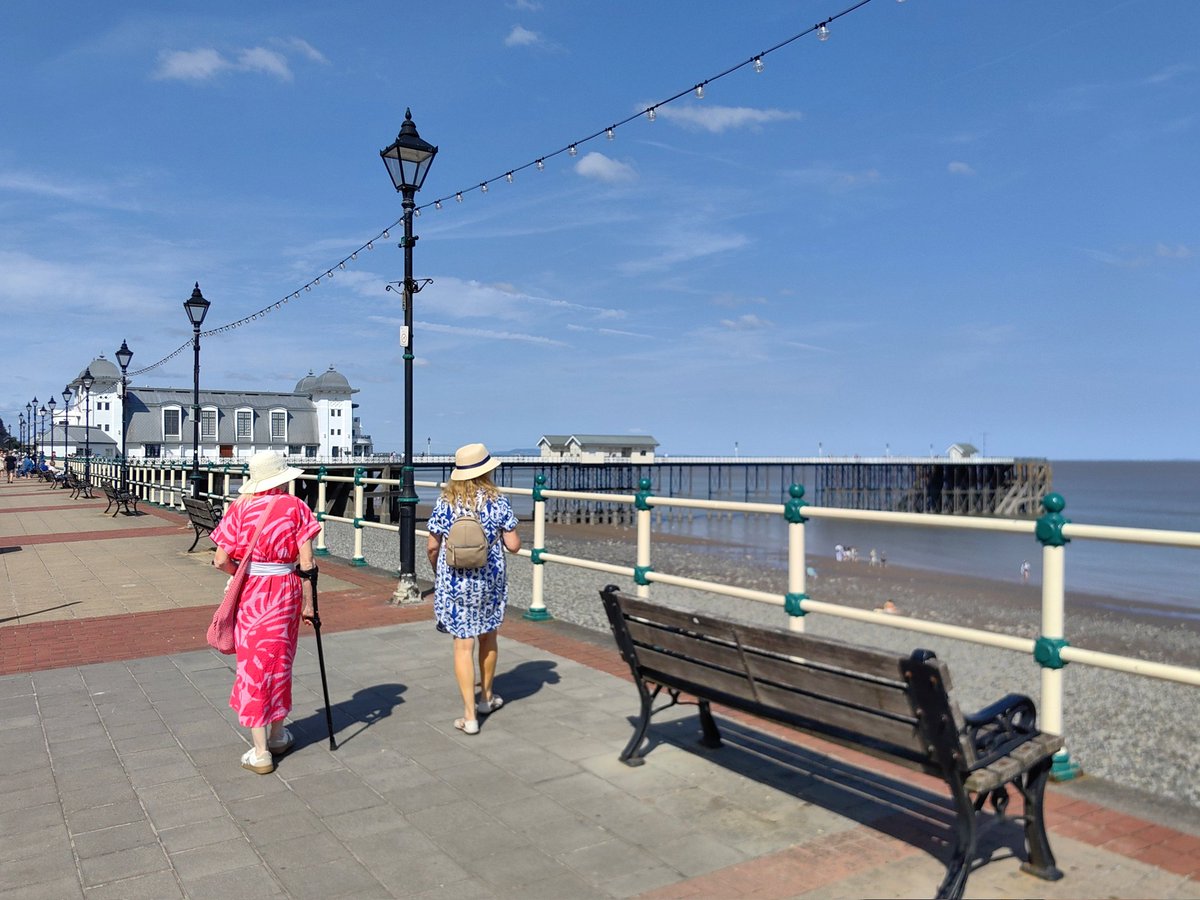 ItsYourWales's tweet photo. Stunning views from Penarth and its pier.  Courtesy 
@MandhariNadezna  #Wales #WelshPassion https://t.co/2AGTMni1sT