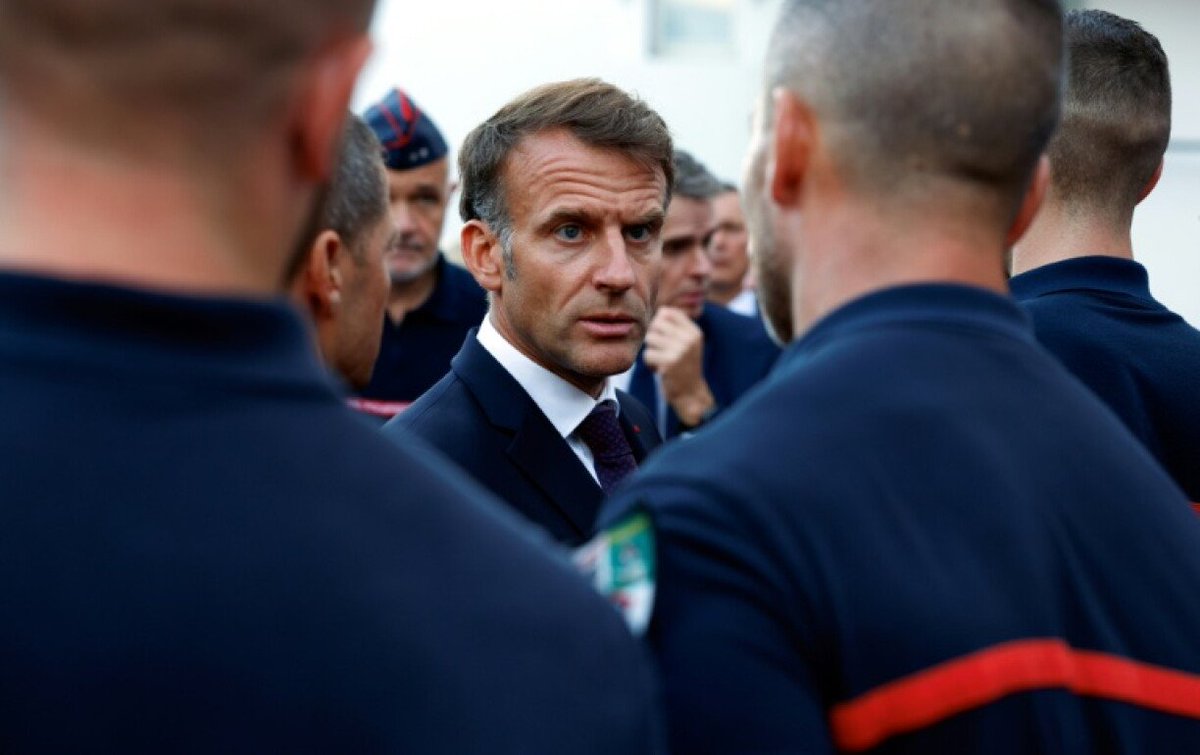 jeanlegauloix's tweet photo. 🚨 TOUS LES POMPIERS SONT VENT DEBOUT CONTRE MACRON : « ON MANQUE DE TOUT, IL N’A RIEN ANNONCÉ ! » 

Les pompiers ne digèrent pas l’intervention de Macron.
Voici ce qu’ils disent, sans filtre :

➡️ « Sur le terrain, rien ne fonctionne. Au niveau des moyens, on manque de tout. »
➡️ « On a investi 150 millions d’euros en camions feu de forêt… mais ça a juste complété ce qu’on manquait. On a le même nombre de camions que dans les années 2000. Et le procès Galbion a montré qu’ils ne protégeaient même pas les agents. On en a perdu énormément ! »
➡️ « Le Président hier est un commentateur. On s’attendait à des annonces. On n’a rien eu. On est toujours en attente. »
➡️ « On nous dit d’arrêter de polémiquer… mais sur quoi ? On manque de moyens, on manque de personnel, on manque de tout ! »
➡️ « On n’a que 7 Canadairs sur 12 qui fonctionnent, parce qu’ils ont 30 ans. En 30 ans, la 7ᵉ puissance mondiale n’a pas été capable de renouveler sa flotte. Il y a des questions à se poser ! »

Pendant que les soldats du feu risquent leur vie avec du matériel vieux de 30 ans, Macron se contente de commenter.

Assez de cette incurie ! Les pompiers méritent des moyens, pas des discours !
Partagez massivement pour soutenir les pompiers et dénoncer ce scandale ! 💥
#Macron #Pompiers #Canadairs #Incendies #PrioriteALaFrance #StopMacron