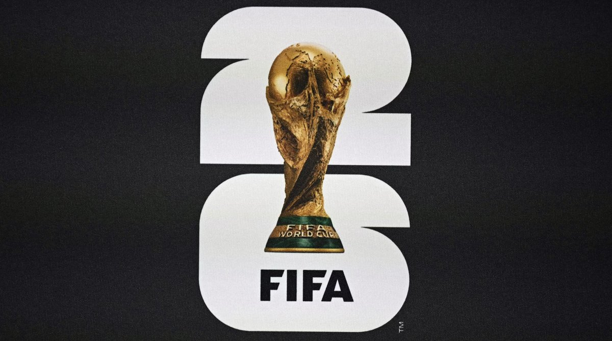 TouchlineX's tweet photo. 🚨 𝗕𝗥𝗘𝗔𝗞𝗜𝗡𝗚: UEFA are considering an EMERGENCY MEETING after Gianni Infantino's controversial World Cup investment proposal.

Some officials have even discussed the possibility of BOYCOTTING future World Cups if FIFA moves forward with their plan.

— @TheSun https://t.co/GUZaaFsgB5