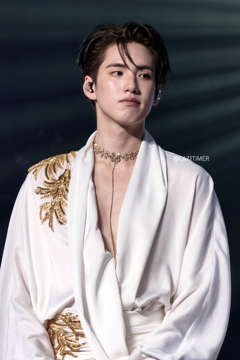 IDEAZONETIMER's tweet photo. ชุดนี้ใส่แล้วขับผิว ขับใบหน้ามากอ่ะ
นี่ว่าเป็นชุดที่ว้าวมากเลยในคอน
เปิดตัวได้แบบ นี่ตาพร่า ออร่าจับ 55556
เทพเจ้าจริง แต่ใด ๆ ภูใส่อะไรก็หล่อครับ

#PHUTATCHAI 🪽
#BUS_LIGHTASONE https://t.co/3qaajfjVpX