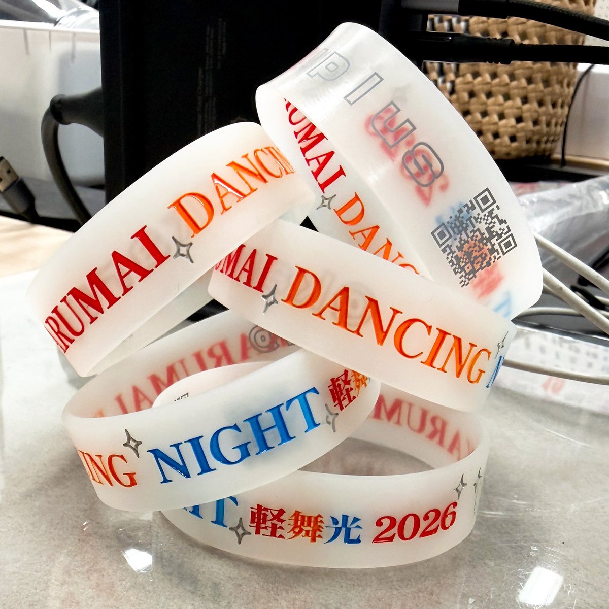 karuplus's tweet photo. ｢KARUMAI DANCING NIGHT🪩｣の来場者特典

🌃暗いところで光る🔅
✨蓄光シリコンブレスレット✨

当日はこの他、光るリングブレスレットの物品販売、ドリンクカウンター、フードカウンターも🍺🍟

ディスコ世代を中心に、事前予約も続々いただいております🙌🏻

#岩手 #軽米 #ディスコ #ダンスイベント https://t.co/jmmC9aM9K5