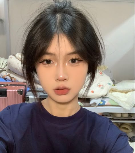 MARIOEXGARDOGAR's tweet photo. Soft makeup, natural glow, and a cozy bedroom vibethis selfie is all about confidence over filters
JAap https://t.co/Z4Z5tM5oDt