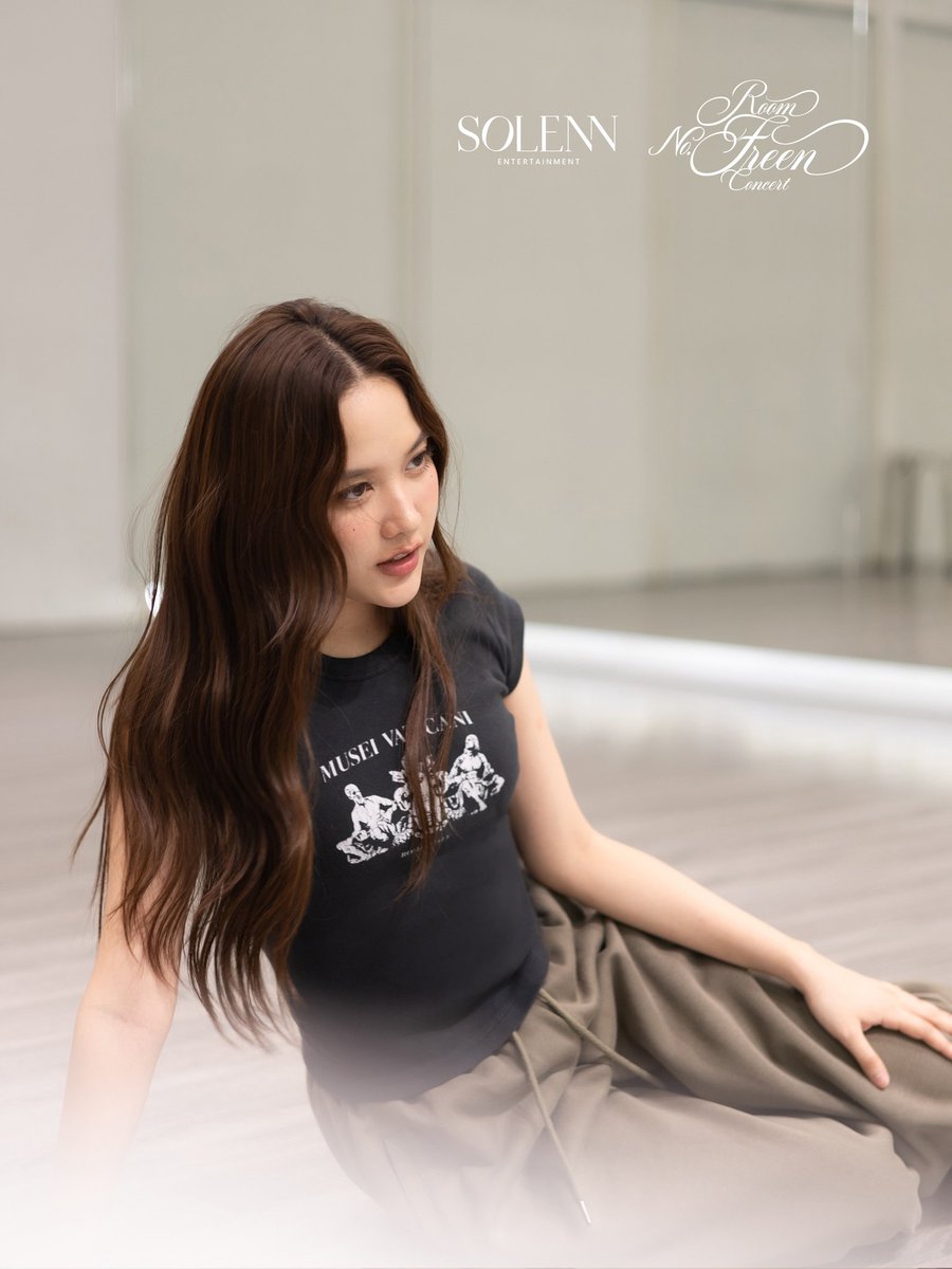 itsbecfreen_'s tweet photo. LOOK AT HERRRRRR 🫠🫠🫠

#srchafreen 
#RoomNumberFreen https://t.co/yz9lEFRAkl