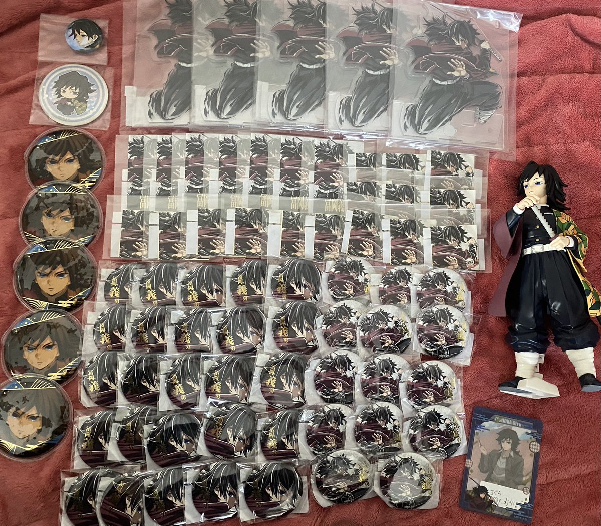 p_dj4i's tweet photo. 鬼滅の刃  交換  譲渡  冨岡義勇

譲→画像1〜4
求→定価（＋送料）

･纏めての方優先
･黄緑の印付けたものはバラ売り不可
･赤印は開封済み
･ID付の義勇さん(カード･硬質カードケース)も売ってます。

郵送･都内手渡し どちらでも可

沢山のお声がけお待ちしております🙇‍♀️

 #鬼滅の刃  #譲渡 https://t.co/DM0K17PP74