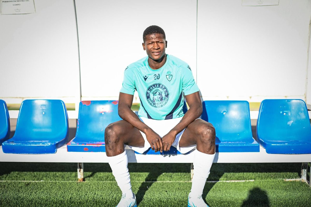 lagarto_mania's tweet photo. 💣 Según informa @Africafoot_com, el atacante maliense Zeidi Traore (22 años), tras completar una gran temporada en el filial del Real Jaén, fichará por el AFC Eskilstuna sueco. 

Indican que Zeidi ya se encuentra en Suecia, y que se cerrará su incorporación al AFC Eskilstuna en cuanto se resuelvan los últimos trámites administrativos 

¡Acuerdo cerrado entre partes! 💜⚪

📁 @Africafoot_com
📷 Real Jaén 

📌 𝑁𝑜𝑡𝑎 𝑖𝑛𝑓𝑜𝑟𝑚𝑎𝑡𝑖𝑣𝑎: 𝐸𝑠𝑡𝑎 𝑛𝑜𝑡𝑖𝑐𝑖𝑎 𝑓𝑢𝑒 𝑝𝑢𝑏𝑙𝑖𝑐𝑎𝑑𝑎 𝑜𝑟𝑖𝑔𝑖𝑛𝑎𝑙𝑚𝑒𝑛𝑡𝑒 𝑒𝑙 9 𝑑𝑒 𝑗𝑢𝑙𝑖𝑜 𝑝𝑜𝑟 𝑒𝑙 𝑚𝑒𝑑𝑖𝑜 𝑐𝑖𝑡𝑎𝑑𝑜 (𝐴𝑓𝑟𝑖𝑐𝑎𝑓𝑜𝑜𝑡). 𝐶𝑎𝑏𝑒 𝑠𝑒ñ𝑎𝑙𝑎𝑟 𝑞𝑢𝑒, 𝑎 𝑑í𝑎 𝑑𝑒 ℎ𝑜𝑦, 𝑛𝑖 𝑒𝑙 𝑅𝑒𝑎𝑙 𝐽𝑎é𝑛 𝐶𝐹 𝑛𝑖 𝑒𝑙 𝐴𝐹𝐶 𝐸𝑠𝑘𝑖𝑙𝑠𝑡𝑢𝑛𝑎 ℎ𝑎𝑛 ℎ𝑒𝑐ℎ𝑜 𝑜𝑓𝑖𝑐𝑖𝑎𝑙 𝑒𝑙 𝑚𝑜𝑣𝑖𝑚𝑖𝑒𝑛𝑡𝑜 𝑎 𝑡𝑟𝑎𝑣é𝑠 𝑑𝑒 𝑠𝑢𝑠 𝑐𝑎𝑛𝑎𝑙𝑒𝑠 𝑖𝑛𝑠𝑡𝑖𝑡𝑢𝑐𝑖𝑜𝑛𝑎𝑙𝑒𝑠.

https://t.co/nUZdV9kIdi