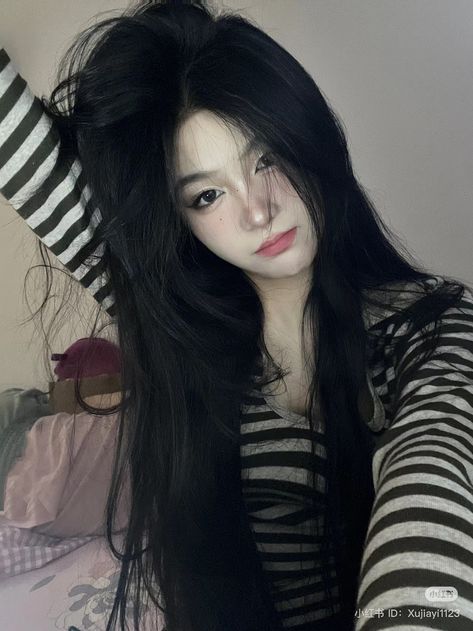 kennyescobar2's tweet photo. Moody stripes, bold contrast, and a fearless self-portrait vibe
dKle https://t.co/CRWoSOfJOa