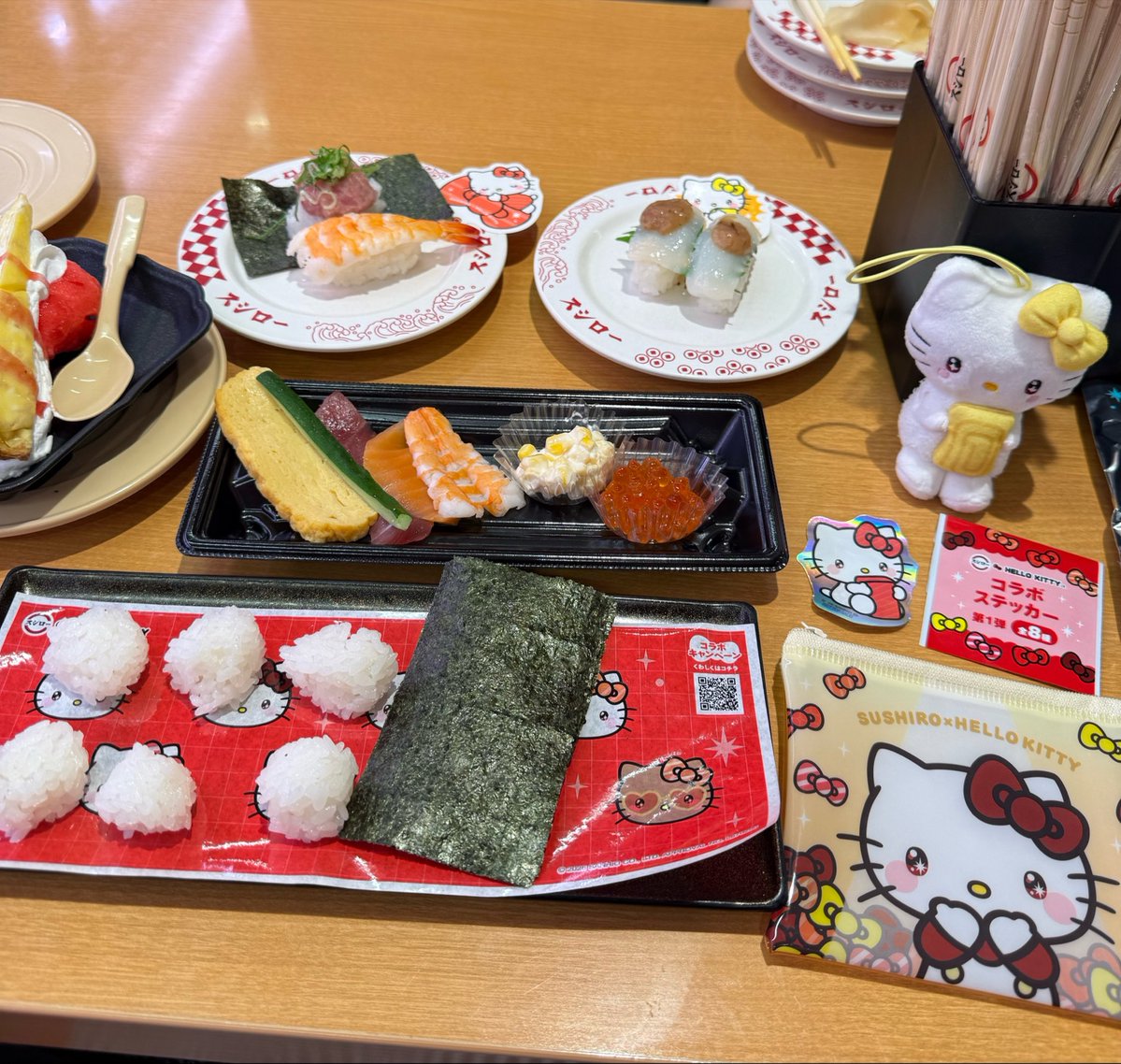 machii222's tweet photo. 🍣スシロー×ハローキティ🍎第1弾 https://t.co/fL0SbFP0zk