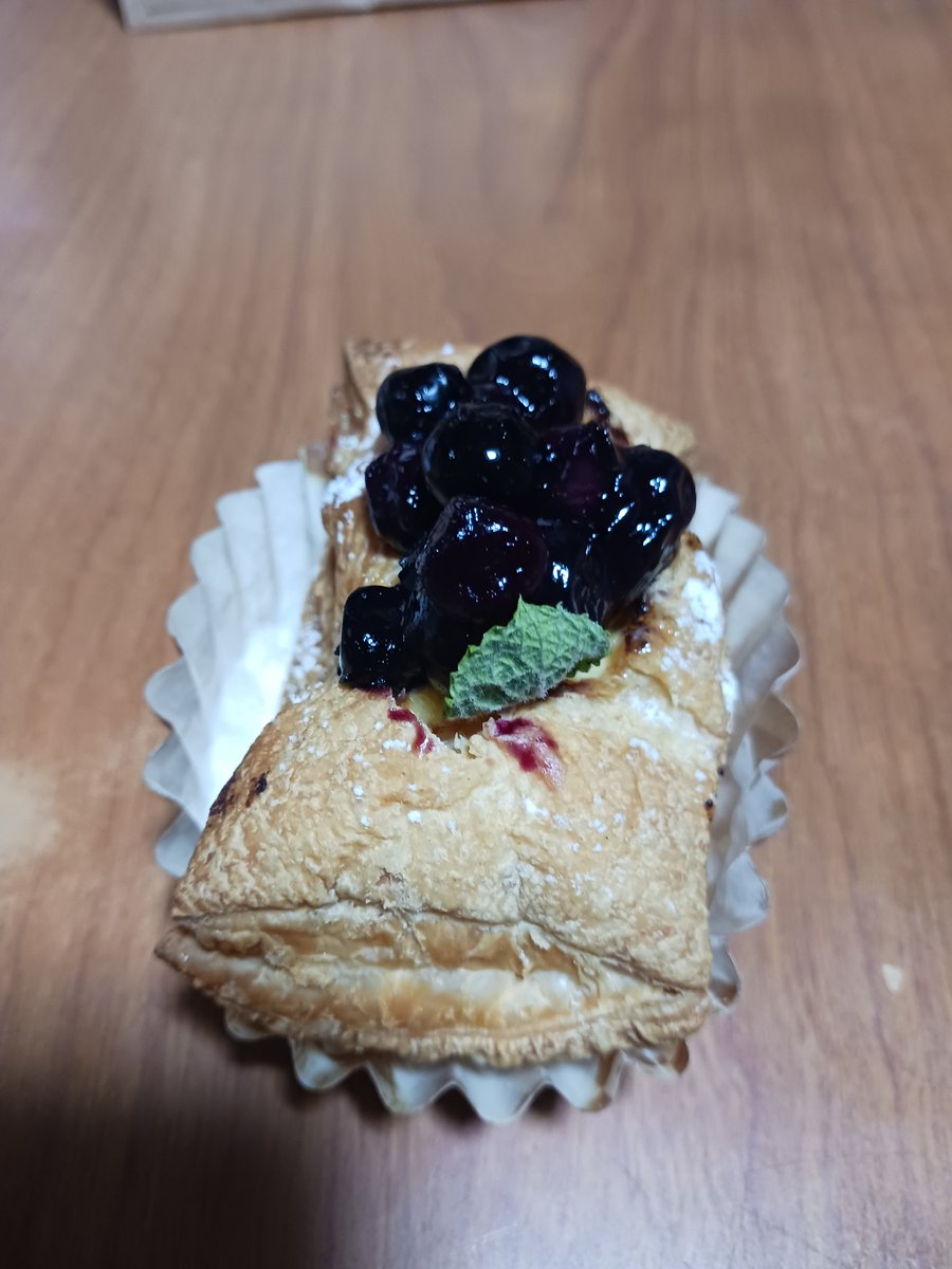 bluesky460's tweet photo. 岩崎ファームカフェのブルーベリーパイです！
これからはねっ娘シェイクとかブルーベリーシェイクなど期待したいです！ https://t.co/QCSiGVgxWr
