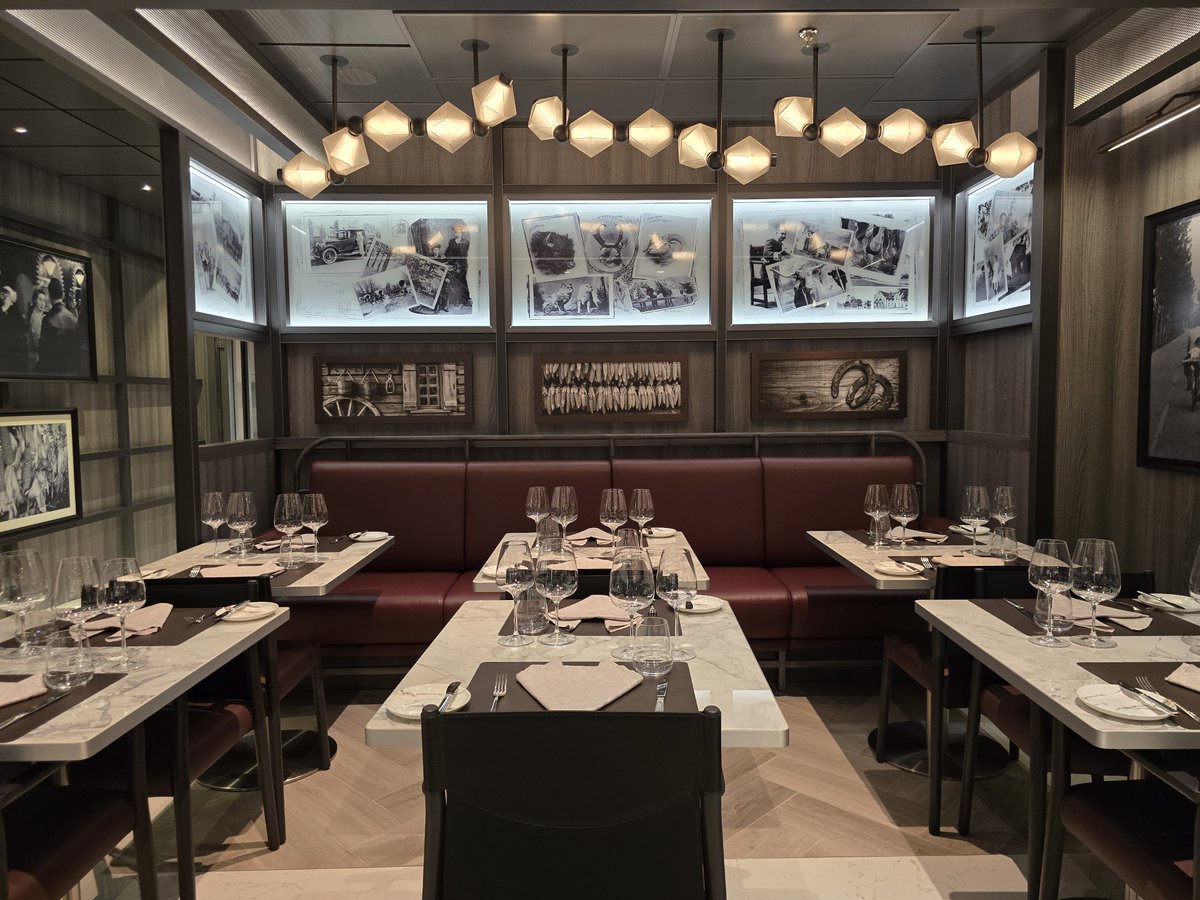 CruisingJournal's tweet photo. From the refined pan-Asian flavours of Sakura to the premium cuts and European steakhouse experience of Marble & Co. Grill, #ExploraIII offers distinctive culinary journeys.
Which one would you choose first?
#ExploraJourneys #Luxury #FineDining #CruisingJournal @ExploraJourneys https://t.co/98zrgk6FbN