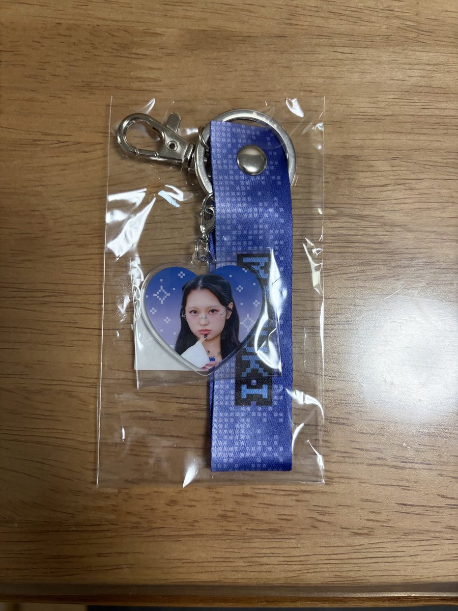 munooo35's tweet photo. #きゃんちゅー交換
#きゃんちゅー譲
#きゃんちゅー求

あいしちゃてるすきくじ

譲　C賞　桐原＋α（他グッズか💰）

求　B賞　チェキファイル　桐原

本当に欲しいのでもしよろしくければ交換していただきたいです！

よろしくお願いします！ https://t.co/oZbx8CHoz7