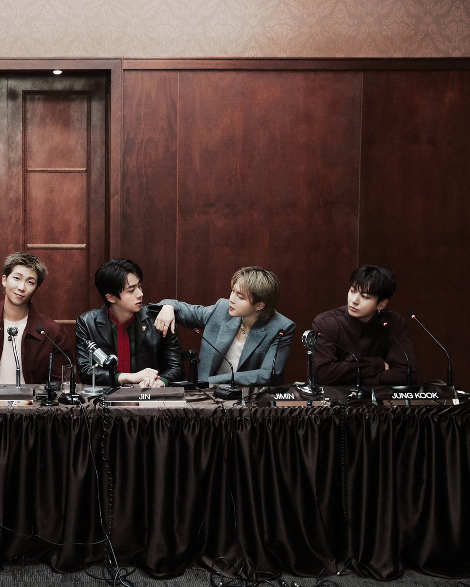 GQitalia's tweet photo. I #BTS hanno scelto di non candidare Arirang ai Grammy, nonostante avesse tutti i requisiti per competere nelle categorie principali. Non è solo una protesta, ma un atto di autodeterminazione culturale che potrebbe cambiare in meglio il futuro del K-pop. 
https://t.co/sfHJeQhDnM https://t.co/scNC1OQ0Lu
