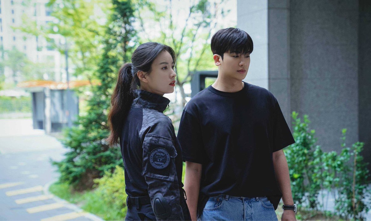 MyDiaryHapp_'s tweet photo. #Happiness 🏢
ซีรีส์เก่าแต่เอามาดูใหม่ก็ยังสนุกมาก ไม่ได้ไล่ล่าไล่โหดๆระห่ำจ๋าๆแต่เน้นการเดินเรื่องแบบ mind game กับคนในคอนโด คสพวุ่นวาย ปั่นกันไปมา ใดใดคือคสพพระนางคือน่ารักที่สุดในโลก รักกันมาตลอดนี่นา สนุกมากๆๆพระเอกหล่อเท่ ส่วนนางเอกก็เท่สุดๆๆ เลิ้บๆๆ https://t.co/ByBgi94Ns6