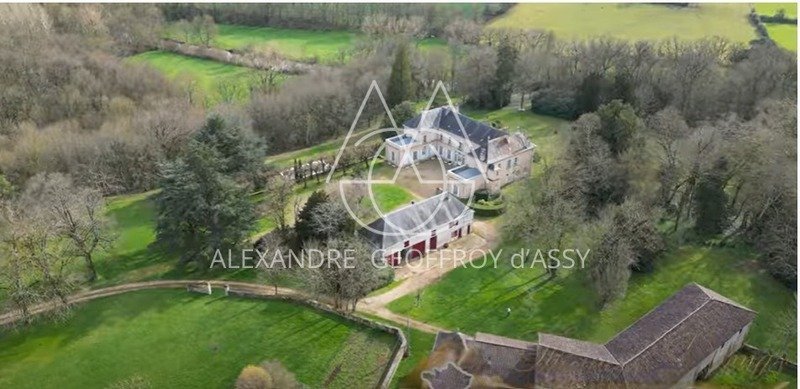 castlecoldotcom's tweet photo. Authentic 19th Century Castle With Extensive Grounds

€1,350,000 · Saint-Sauvant, France

1850 · 13 bedrooms · 9.6 ha estate · restored chapel

#castlecollector #castlesforsale #NouvelleAquitaine https://t.co/gvUX2ISsOx