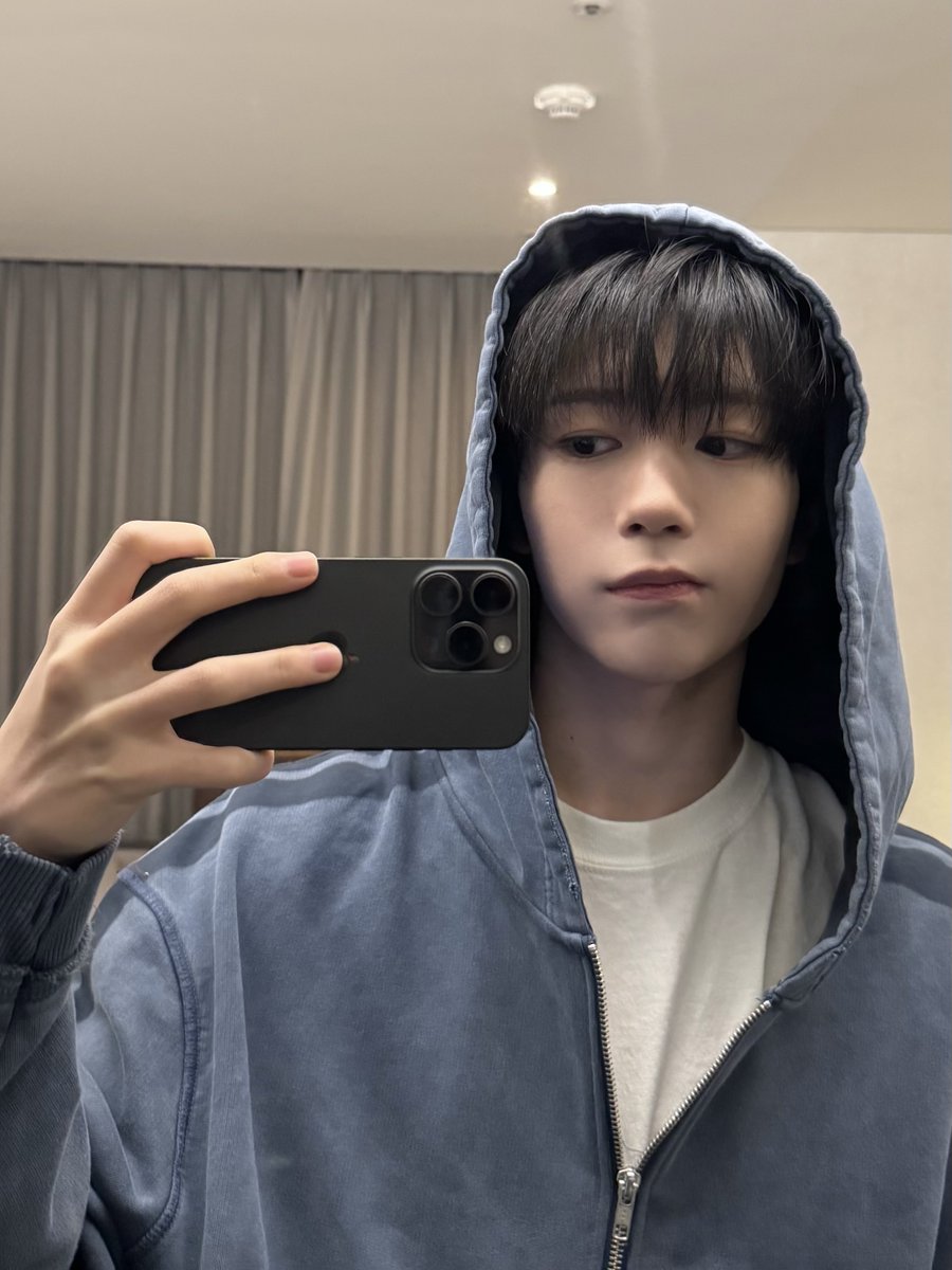 momoppangz's tweet photo. u guys have to see through my lens and understand that hirose ryo is seriously the coolest person of all time https://t.co/185lCy6Eh7