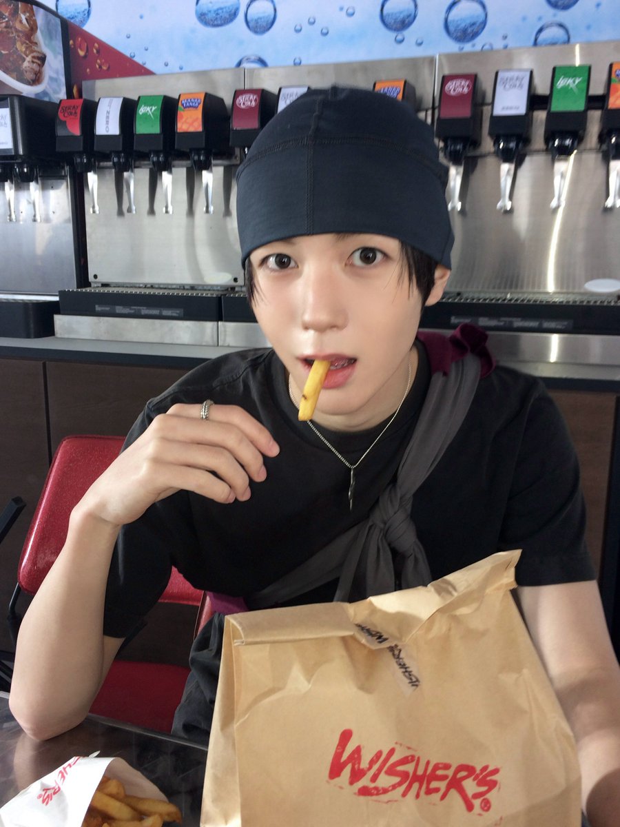 momoppangz's tweet photo. u guys have to see through my lens and understand that hirose ryo is seriously the coolest person of all time https://t.co/185lCy6Eh7