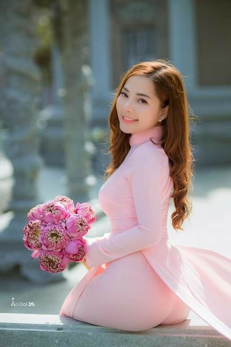 breynerguerrer's tweet photo. Pink elegance in full bloom A pastel Ao Dai and a bouquet of pink petalsspring vibes in every pose
zQEc https://t.co/SHgbrX3qV9