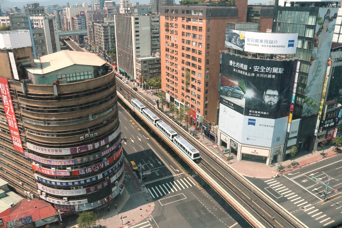 taipeinavi's tweet photo. 【台湾旅行】

2026/8/7～13の期間中、台湾各地で「城鎮韌性防空演習」が実施されます

防空警報が鳴り響き次第、避難誘導及び管制運転が行われます

演習中は屋内待避が命じられ、既に外出している場合は、建物の中へ避難する必要があります

台北を含む北部は8/13です！

https://t.co/zwuRc0VvGB https://t.co/lsH8vCxcDb