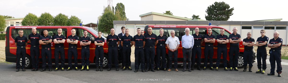 sdis91's tweet photo. 🚒 #Renforts | Le SDIS de l'Essonne poursuit sa mobilisation dans le Sud-Ouest. Ce matin, 50 personnels sont partis relever les équipes déjà engagées : 32 vers le @SDIS40  et 18 vers le SDIS 33. Merci à tous les personnels mobilisés, sur le terrain comme en soutien logistique👏 https://t.co/1TU1y2SCjr