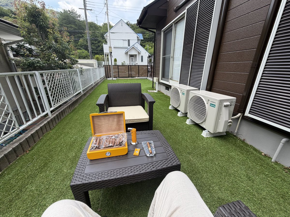 Lhotseofficial's tweet photo. 新しい家買ったので、みんな遊びに来てネ〜 https://t.co/Yx7mdTfLdn