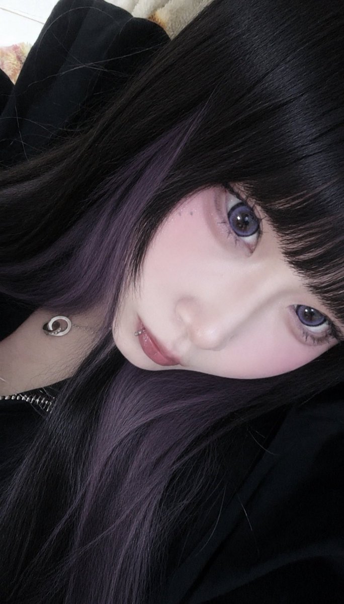 zh1ax's tweet photo. 黒髪もありかな https://t.co/3YIM52pZGH