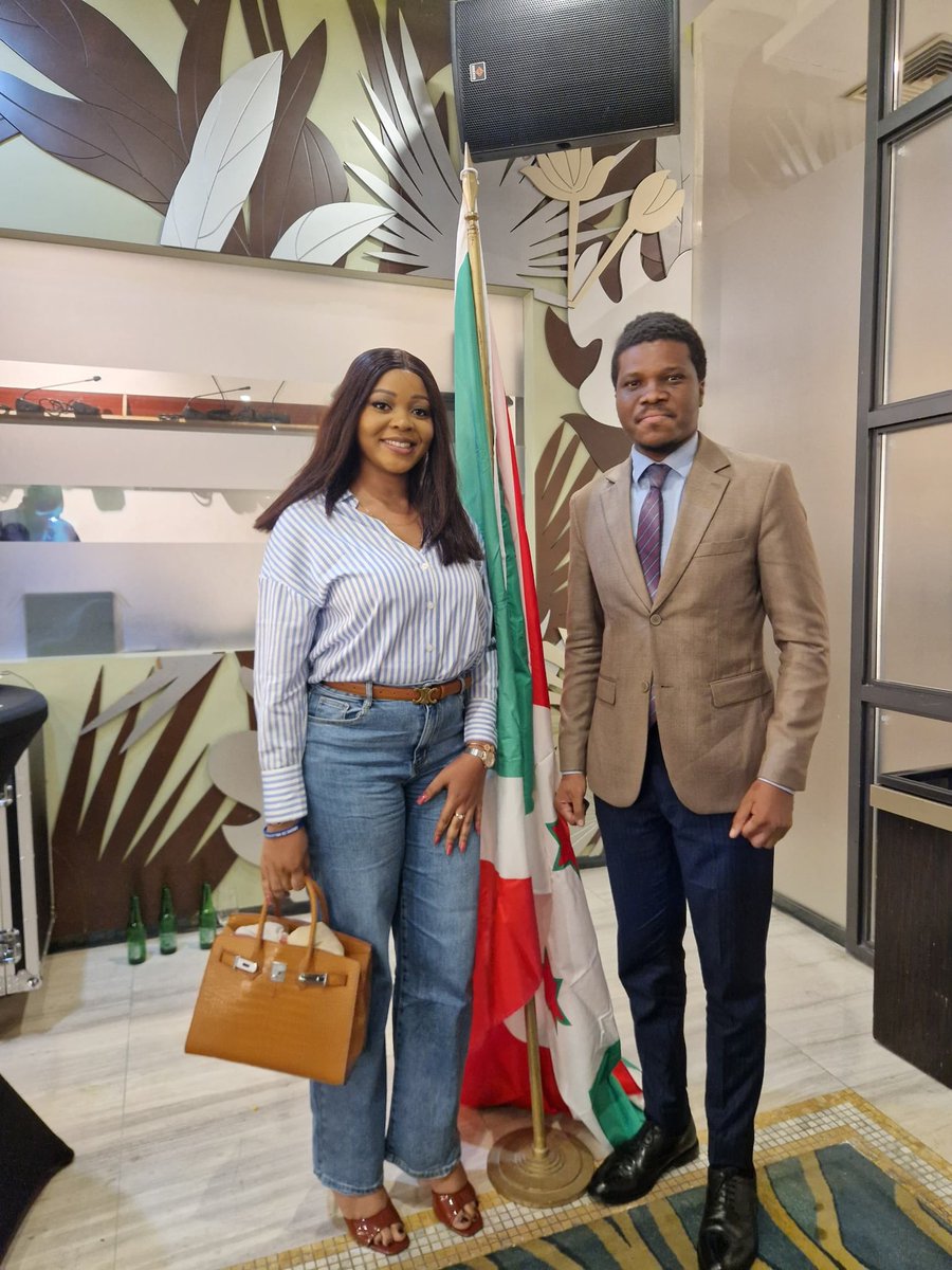 Fericofficiel's tweet photo. #FêteNationaleBurundi | retour en images 

Le 11 Juillet, une délégation de notre association le FERIC a honoré l’invitation de SEM. #Agricole_MWAMBA_NTIRAMPEBA, Ambassadeur du Burundi en RDC.

#RelationsInternationales #Diplomatie #CoopérationInternationale #AmbassadeBurundi https://t.co/Oic5MWnyJN