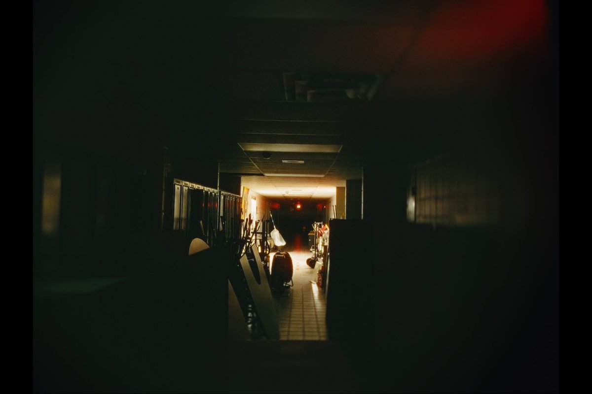 Thecinemacave's tweet photo. iPhonemaxxing about to enter a liminal space https://t.co/UGKwjxaOL6