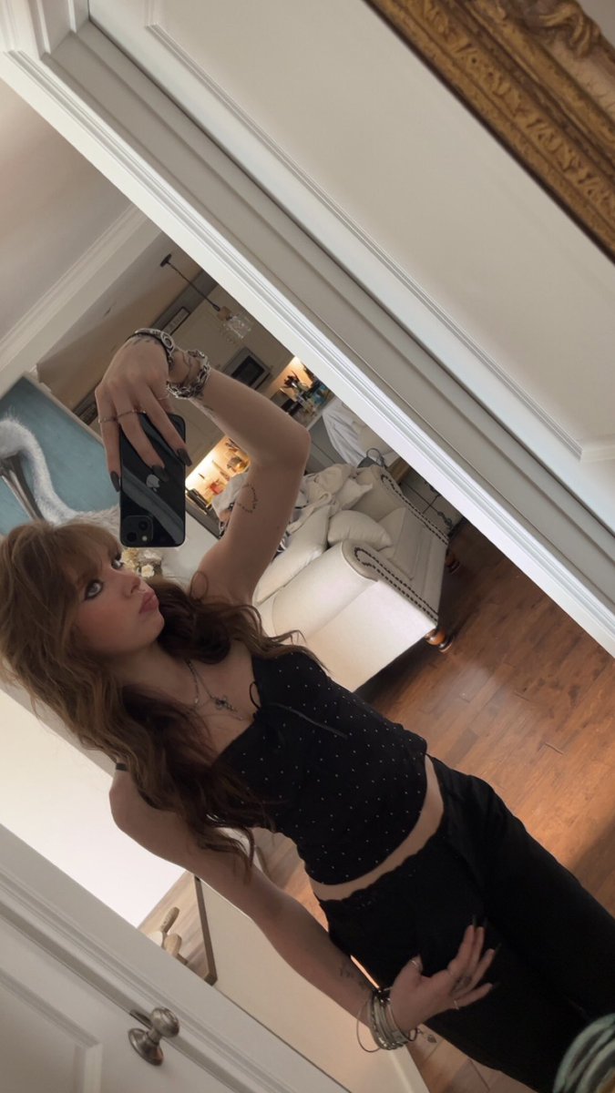 marshwillow10's tweet photo. I want to kiss you till we see the stars😘❤️. https://t.co/k21rtmeb39