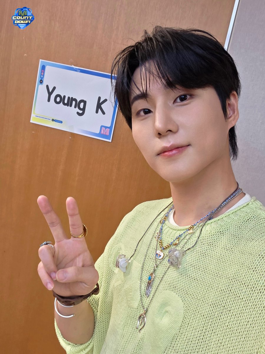 MnetMcountdown's tweet photo. 안녕하세요 영케이 본인입니다. 7월 30일 저녁 6시 엠카에서 최초 공개되는 Shut The Door 많은 사랑 부탁드립니다.

#MCOUNTDOWN #엠카운트다운
#YoungK #영케이 #DAY6 #데이식스 #Shut_The_Door https://t.co/zmQYosvRTJ