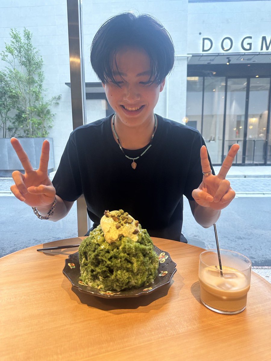 ldh_scream's tweet photo. [📖] #スクオフ
𝗙𝗥𝗢𝗠  #空

空です^ ^
#笑大郎 と一緒に #NAOTO  さんが監修をされているかき氷を食べに行きました！🍧
美味しすぎてあっという間に食べ終わってました😋
皆さんもぜひかき氷を食べて夏を感じてみてください🎐

@Naoto_EX_3JSB_ 
#LDHSCREAM https://t.co/lyAAqnC2uZ