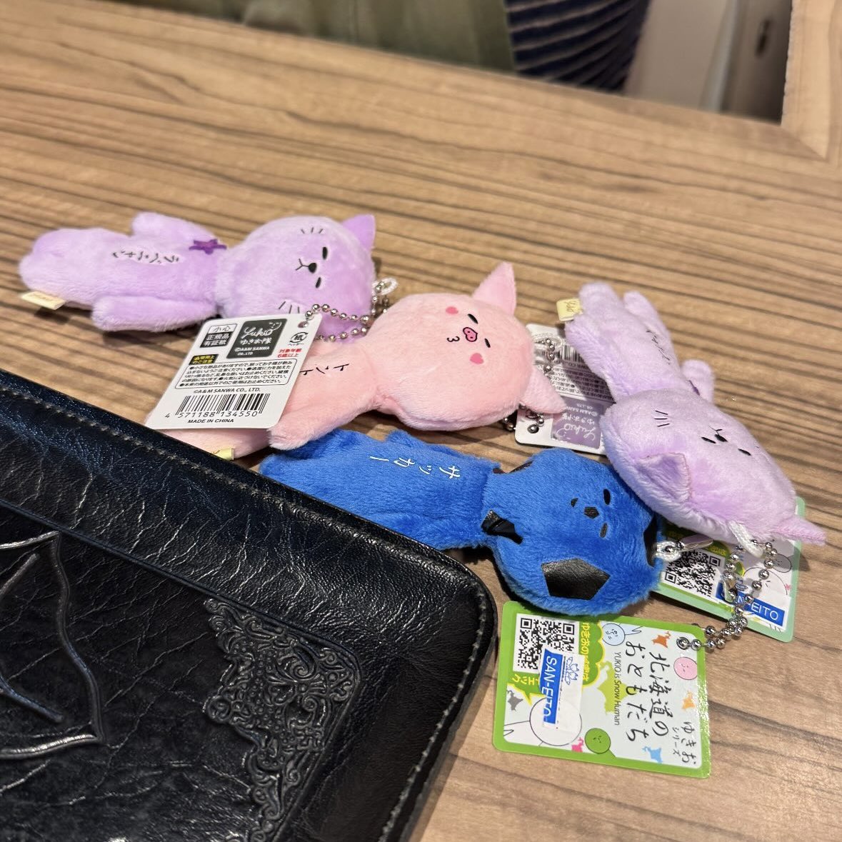 ssnkerrr's tweet photo. Yukio แมวม่วงกับหมูชมพูน่ารักมากเลยง่ะ
อยากได้แล้ววว🥹💜🩷 https://t.co/f3rCOm7Zox