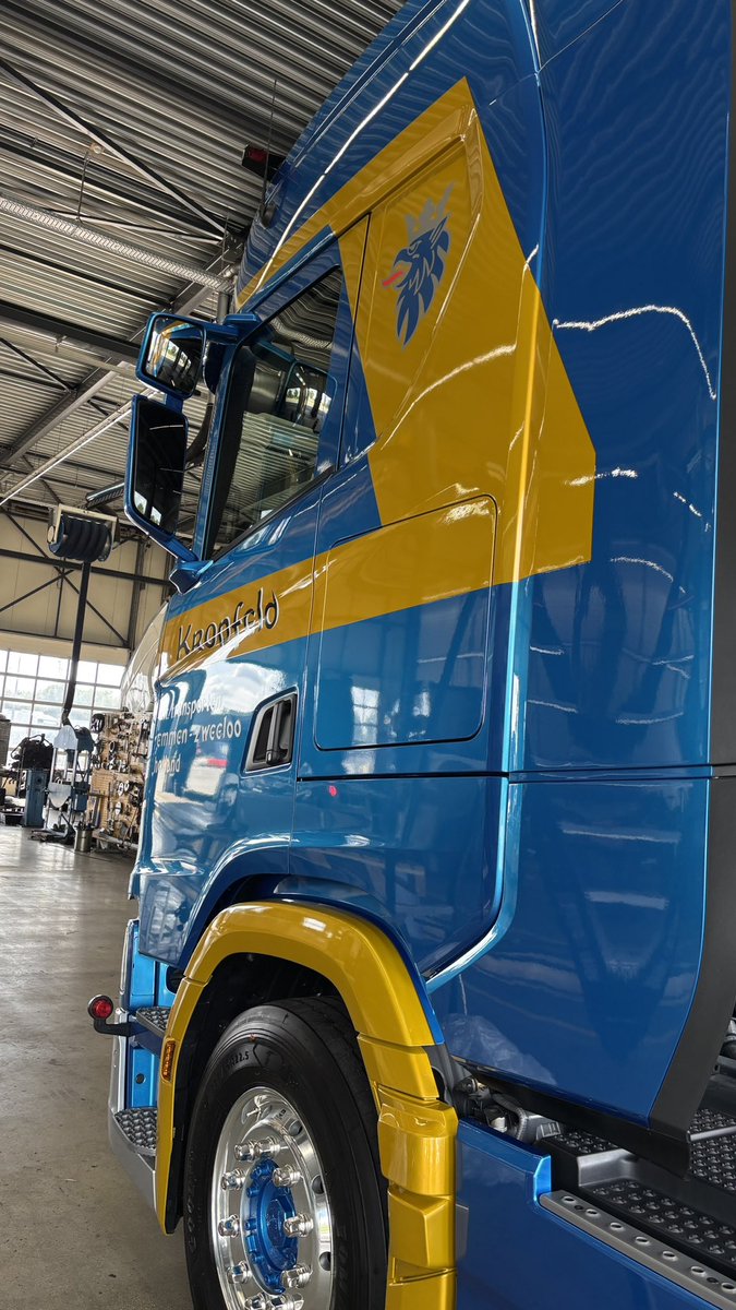 KroonCosmetics's tweet photo. En weer een prachtige Scania van firma kropfeld gepoetst #krooncarcosmetics #transport #scania #protech https://t.co/qZ2nYT7Dow